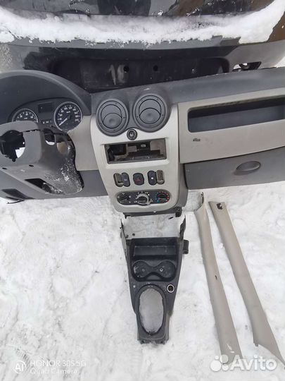 Панель торпедо рено логан 1 2012