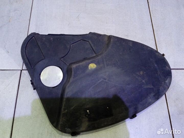 Крышка двигателя