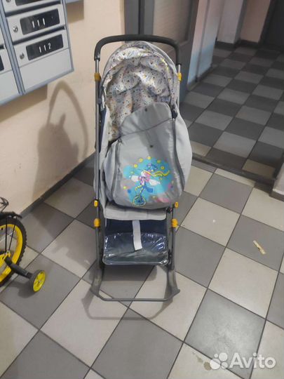 Продам зимнюю коляску