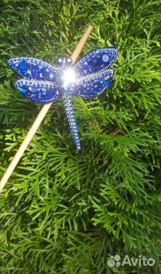 Брошь из бисера ручной работы