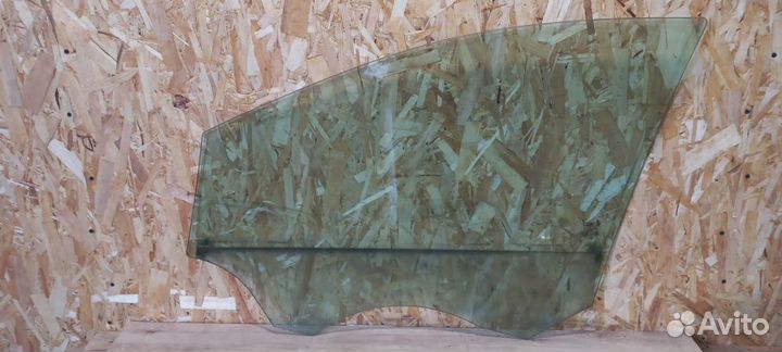 Переднее правое стекло Ford Kuga 2