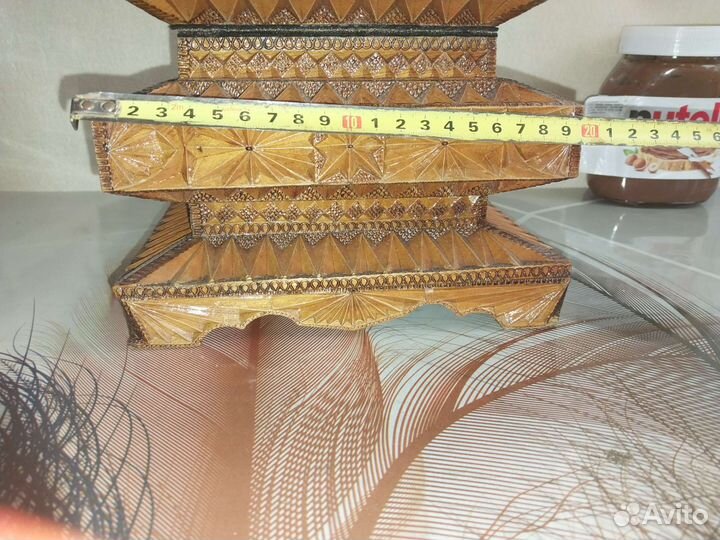 Деревянная резная шкатулка