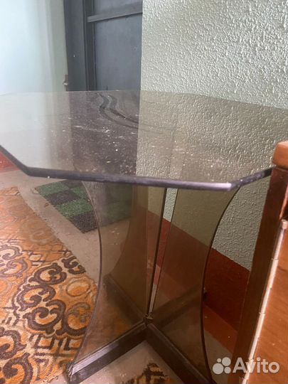 Столик стеклянный