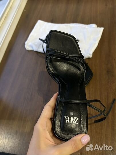 Босоножки zara 38 новые