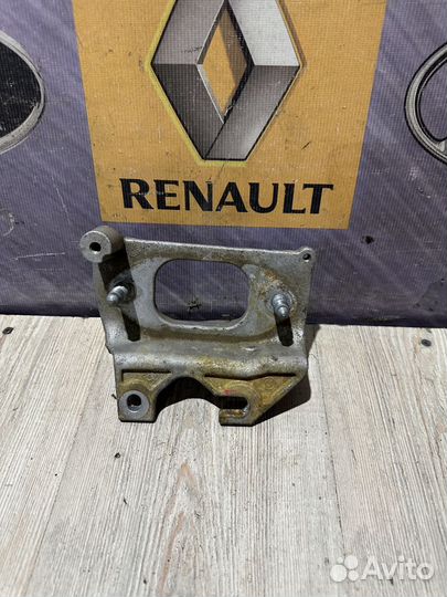 Опора двигателя двс Кронштейн Renault duster Лев