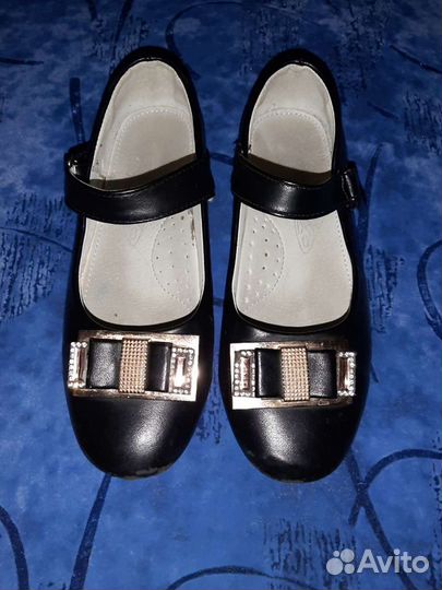 Туфли для девочки (белые и чёрные),32 размер