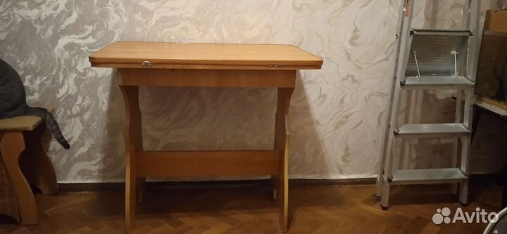 Кухонный стол и стулья бу