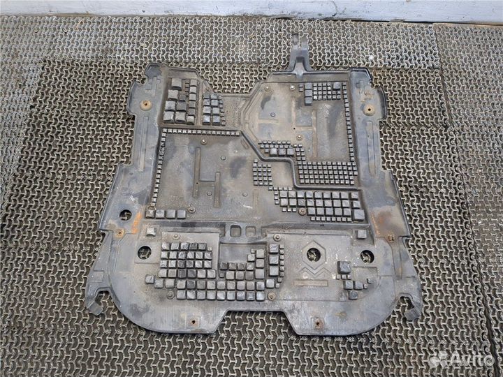 Защита моторного отсека Saab 9-3, 2008