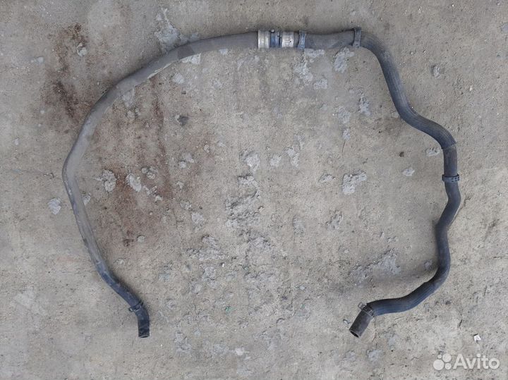 Патрубок системы охлаждения нижний Peogeot 308