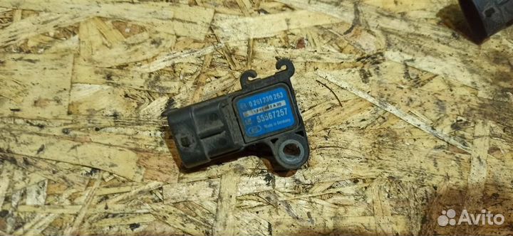 Датчик давления воздуха Opel Astra J GTC