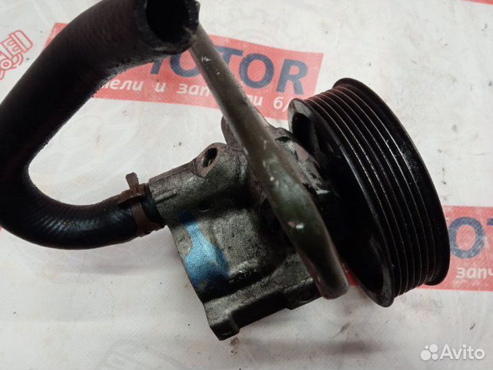 Насос гидроусилителя передний Renault Velsatis