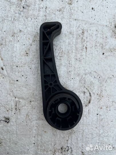 Рычаг открывания капота Kia Sportage 3