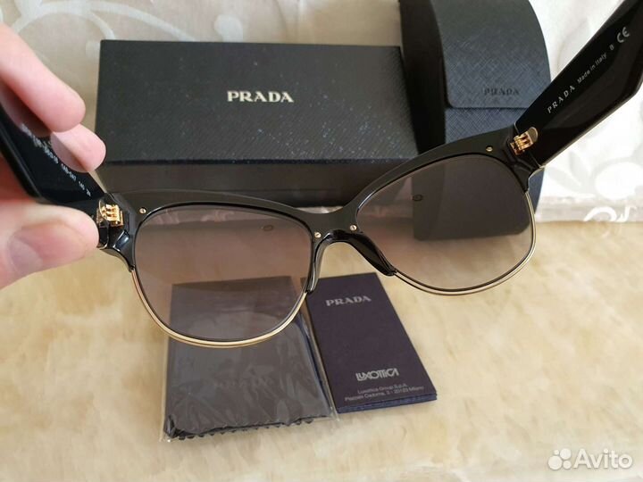 Очки женские Prada