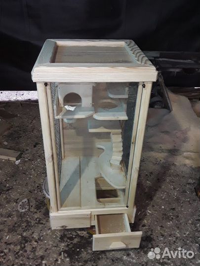 Клетка -витрина для шиншилл