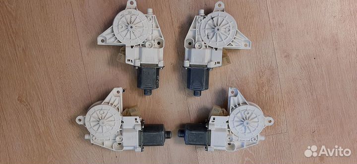 Моторчик стеклоподъемника Mercedes C-Class W204