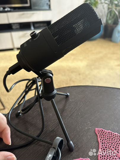 Микрофон студийный