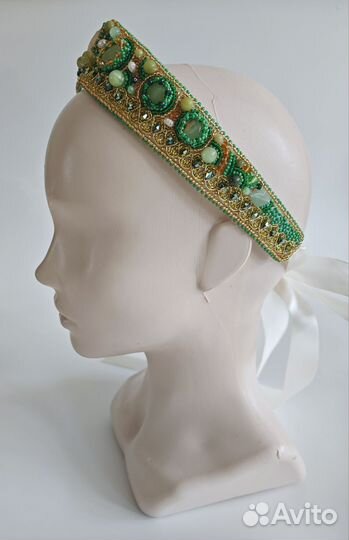 Кокошник женский из бисера и камней