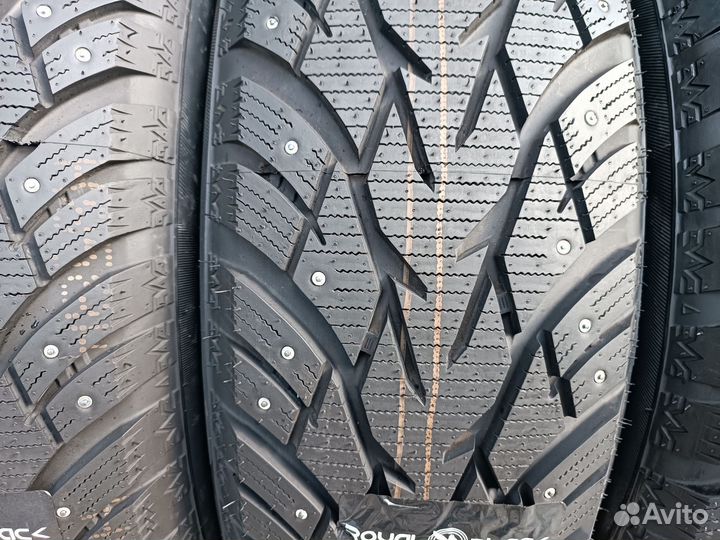 Royal Black Royal Stud 215/70 R16 100T