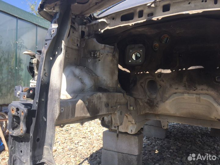 Лонжерон четверть Toyota Noah 2002, AZR 60 65