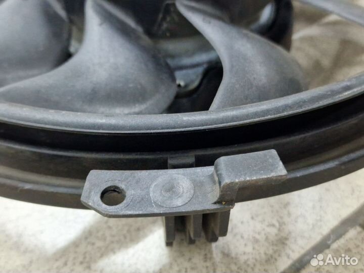 Вентилятор радиатора кондиционера Audi A4,A6,A8,VW