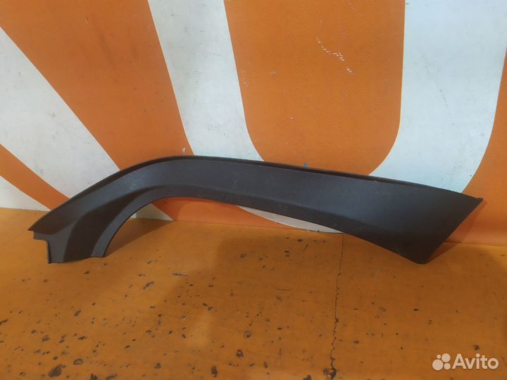 Накладка водостока задняя правая Toyota Camry 8