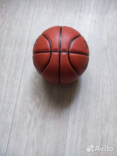 Баскетбольный мяч