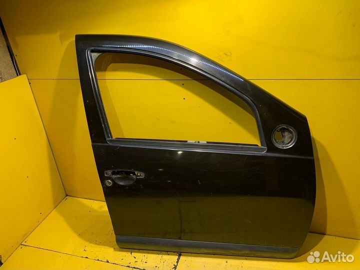 Дверь передняя правая Renault Sandero 2009-2014