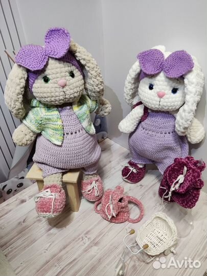 Заяц вязаный ручной работы