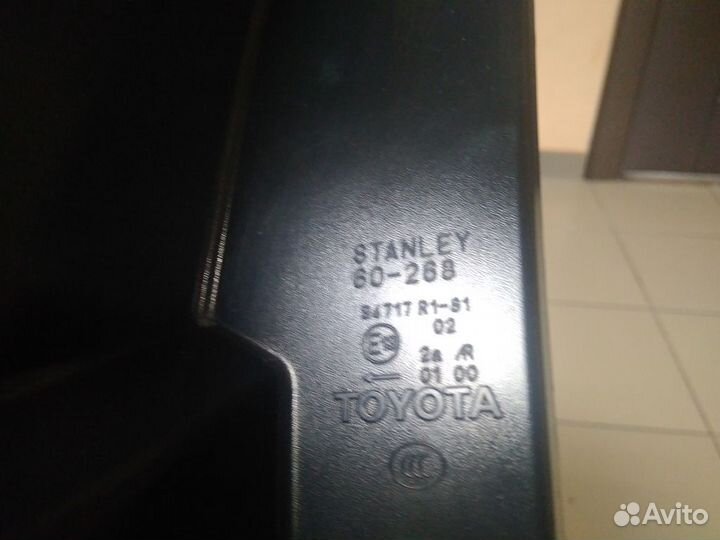 Toyota Land Cruiser Prado 150 Накладка фонаря задн