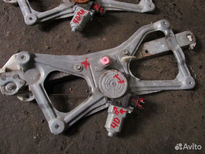 Стеклоподъемник передний правый Honda Civic 4D