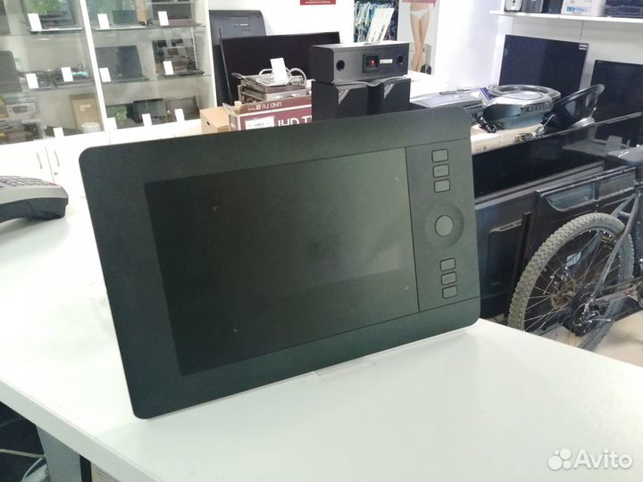 Графический планшет wacom intuos pro small pth-45