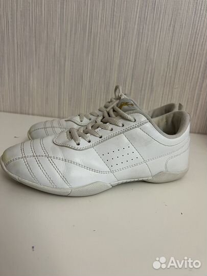 Кроссовки для чирлидинга