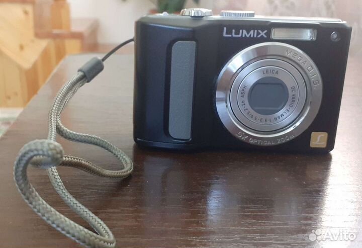 Компактный фотоаппарат lumix