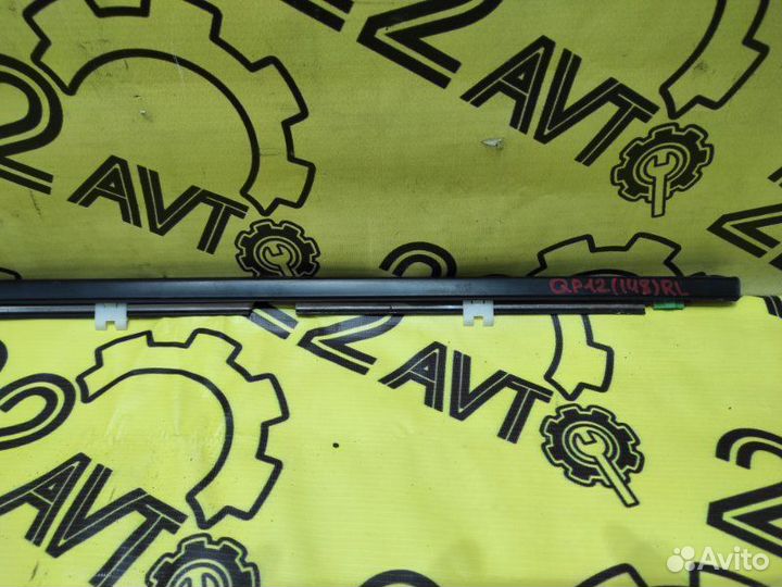 Молдинг стекла (на дверь) задний левый Nissan