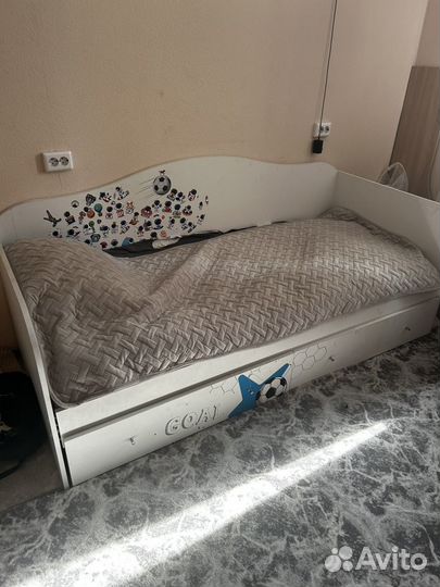 Кровать с матрасом 800*2000