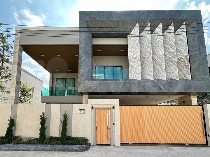 Дом 341 м² на участке 280 м² (Таиланд)