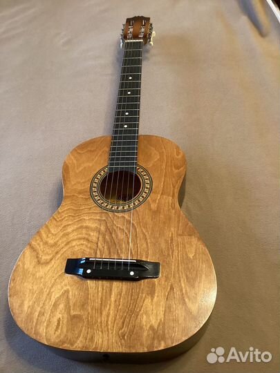 Акустическая гитара