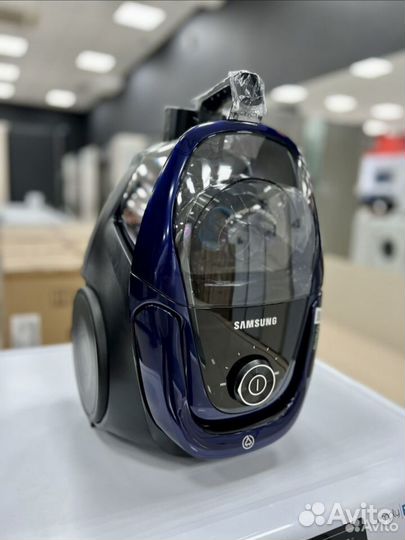 Пылесос Samsung VC18M3120VB