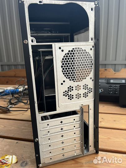 Корпус и дисковод