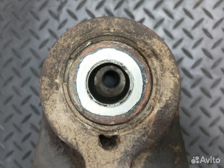 7421682250 Кронштейн полурессоры задней