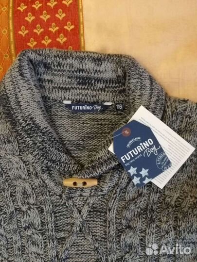 Абсолютно новый свитер для мальчика 3-4-5лет