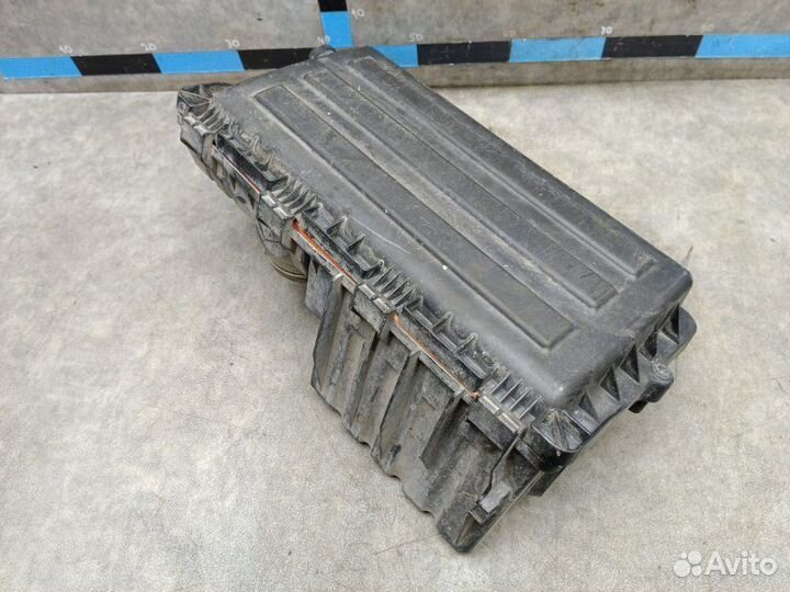 Корпус воздушного фильтра Volkswagen Polo 5 1.6