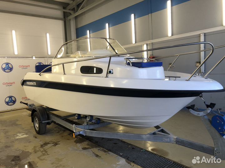 Каютный катер Bester/Poseidon 570