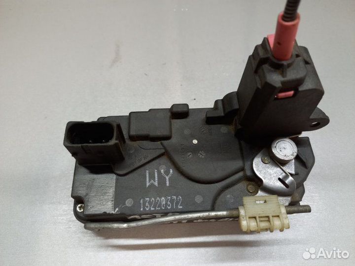 Замок двери задний правый Opel Astra H 2010