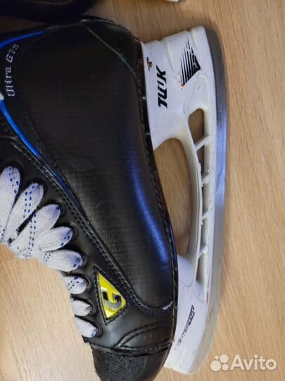 Коньки хоккейные профессиональные