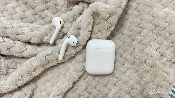 Наушники и Кейс для airpods