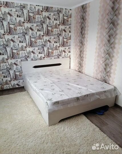 Кровать двуспальная