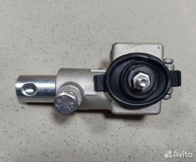 Шарнир штока кпп Audi 80 № 893711615A