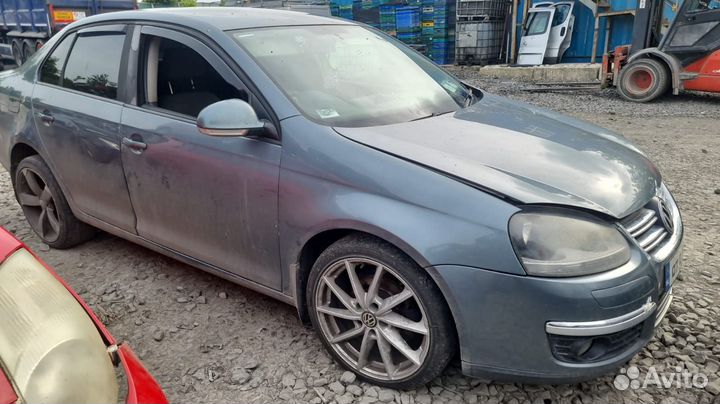 Фара Volkswagen Jetta 5 (2004-2011)