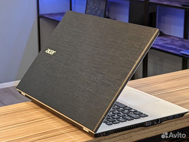 Ноутбук Acer для школы в красивом белом цвете